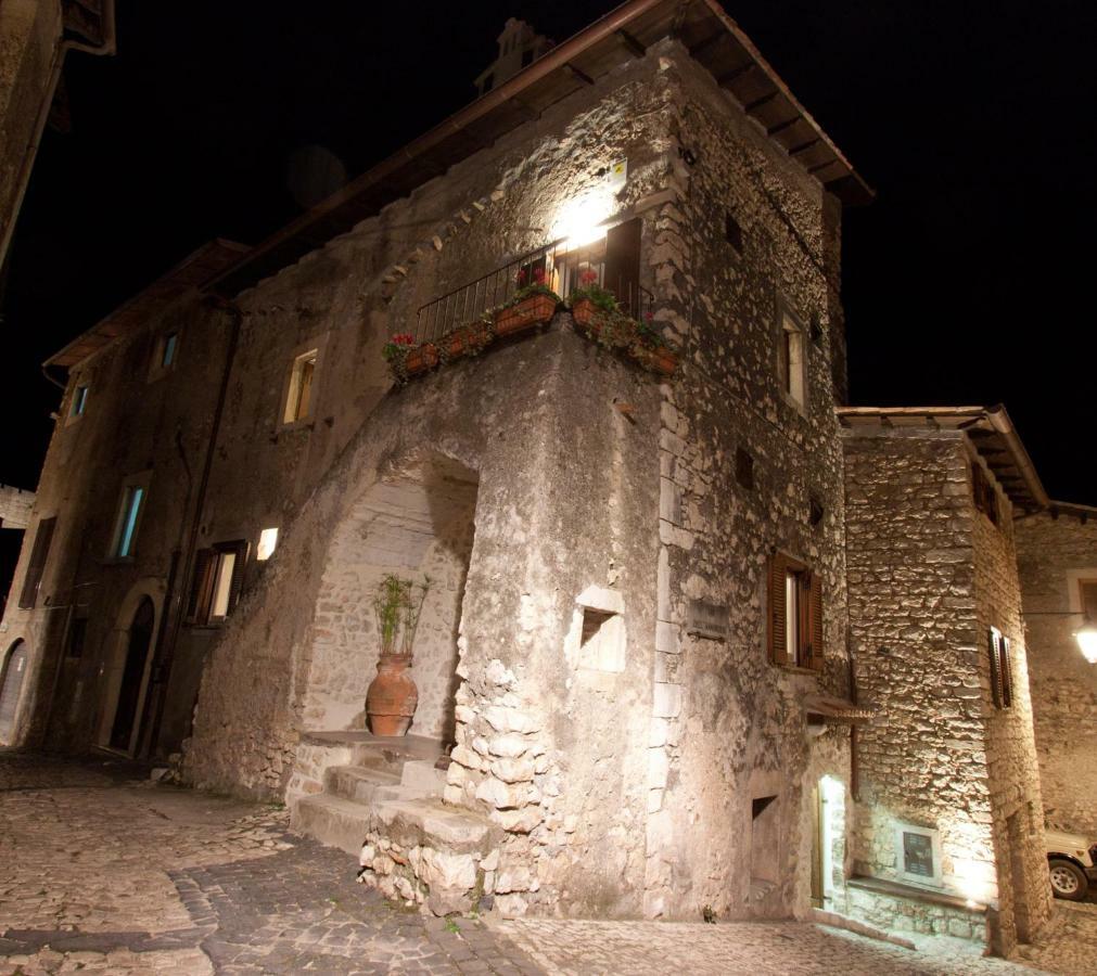 Lelive Bed And Breakfast Sermoneta Dış mekan fotoğraf